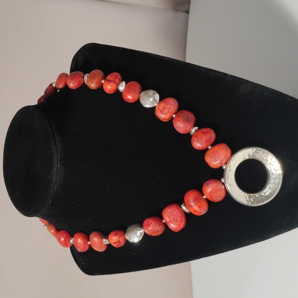 Silpada N1370 sterling silver and red sponge coral hammered bead necklace. - Picture 2 of 8